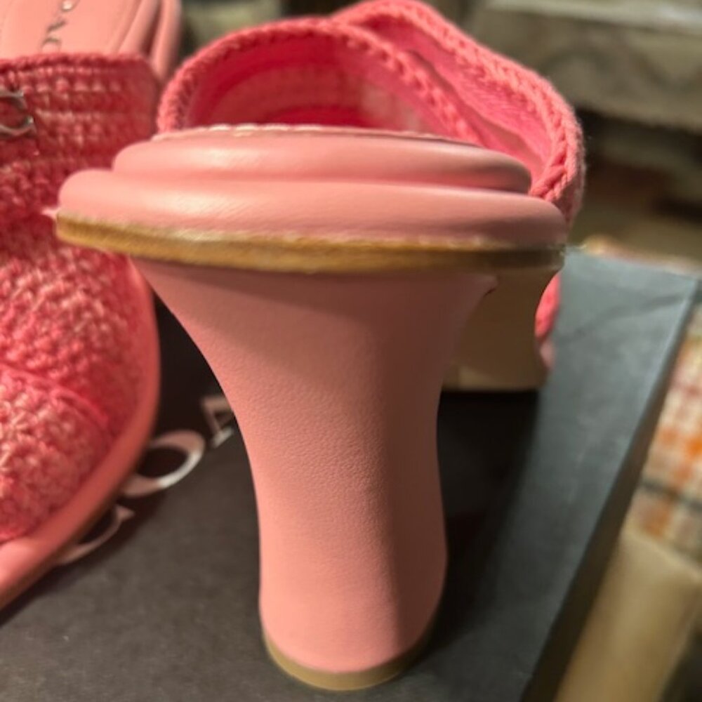 Coach Flower Pink Quintin Crochet Yarn Upper Sandal - Picture 7 of 13